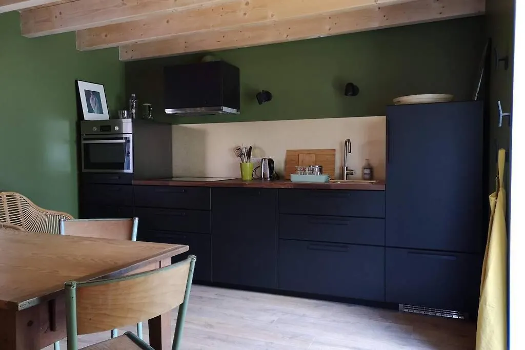 La Dilettante, petite maison rénovée, avec jardin Vertaizon 0*,