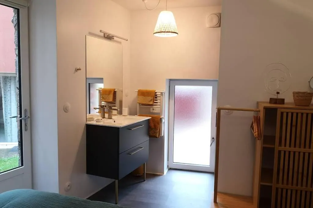 La Dilettante, petite maison rénovée, avec jardin Vertaizon